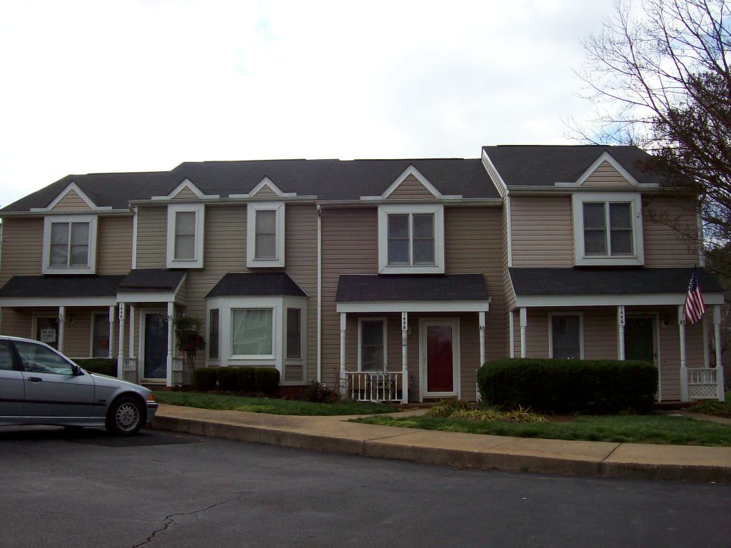 Forest Pointe Front Exterior